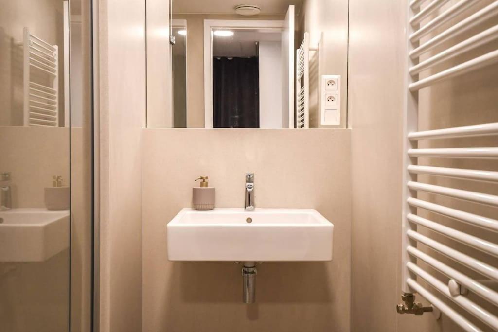 Skypark Luxury Apartment With Skyline View & Free Parking براتسيلافا المظهر الخارجي الصورة