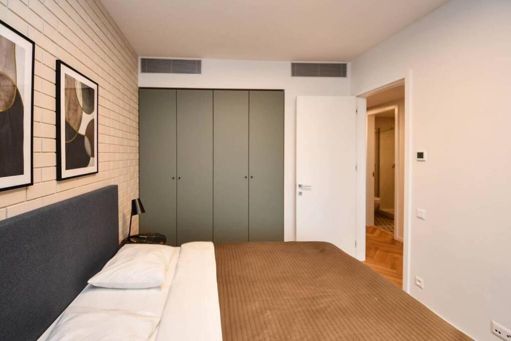 Skypark Luxury Apartment With Skyline View & Free Parking براتسيلافا المظهر الخارجي الصورة